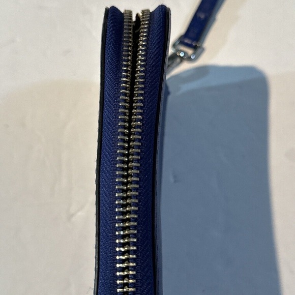 Vera Bradley Wristlet Wallet Zipper Royal Blue Leather - Picture 3 of 6